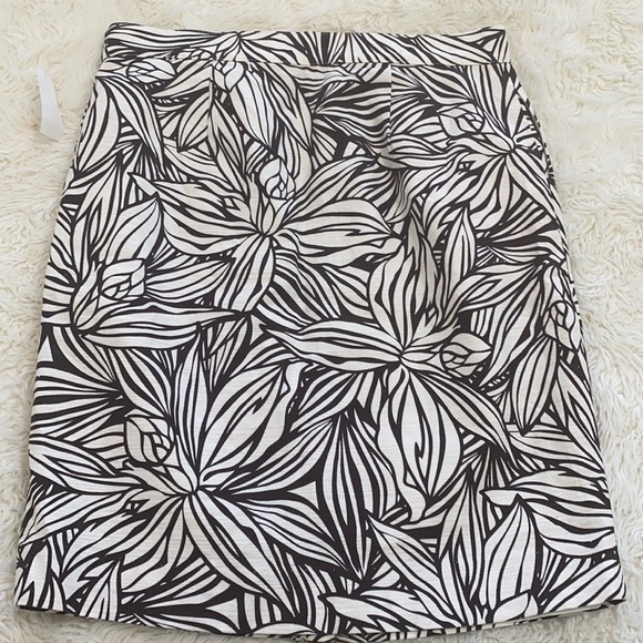 ABS Essentials Espresso and Creme Zip Skirt- NWT - Picture 2 of 3